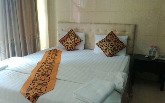 Ruchi India Restaurant & Guesthouse - Hostel