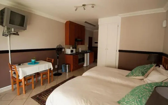 Oakelands Studio Apartments