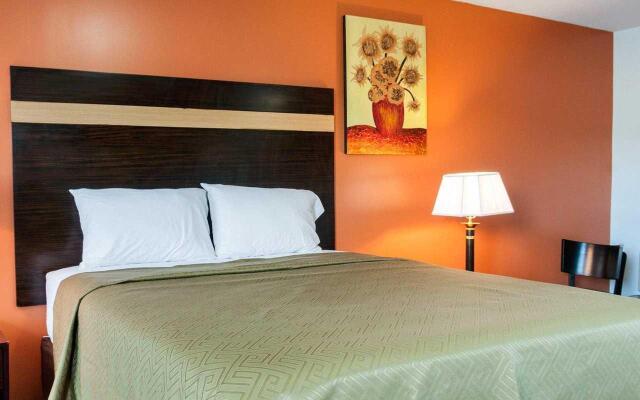 Rodeway Inn and Suites Inkster