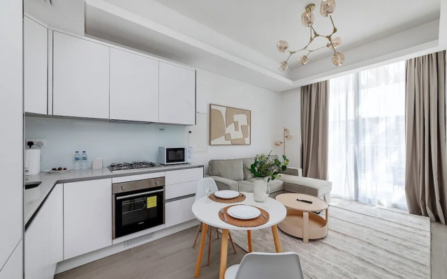 Bright 1BR with balcony in Luma 22