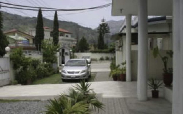 Hotel Orash Lodges