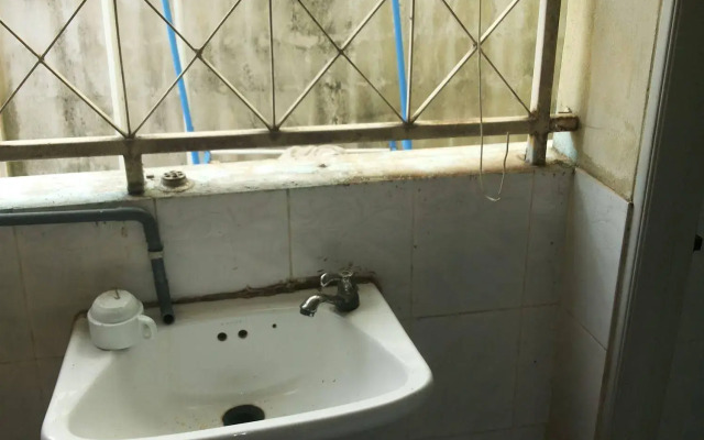 OYO 471 Sunshine Apartment