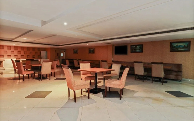 Hotel Lake View by OYO Rooms