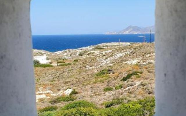 Sarakiniko Rooms