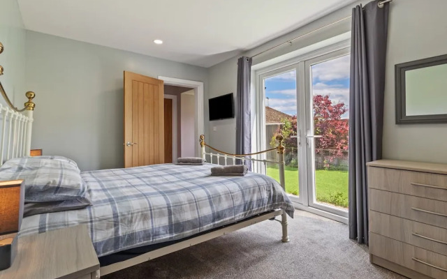 Roslen - Lovely Bungalow Near Beach and Village