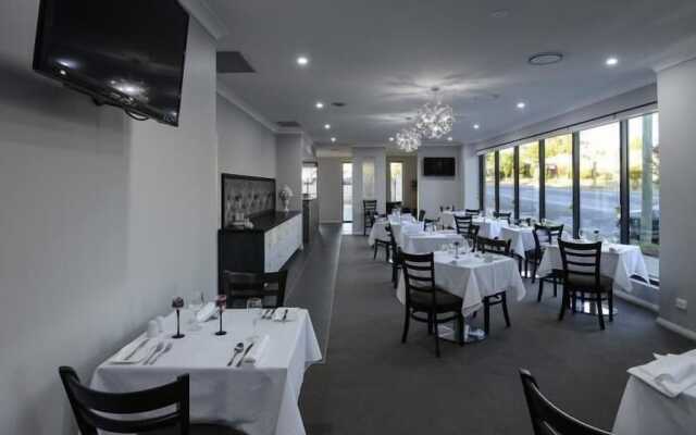 Aastro Dish Motor Inn