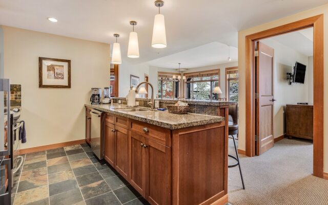 Capitol Peak Lodge by Snowmass Mountain Lodging