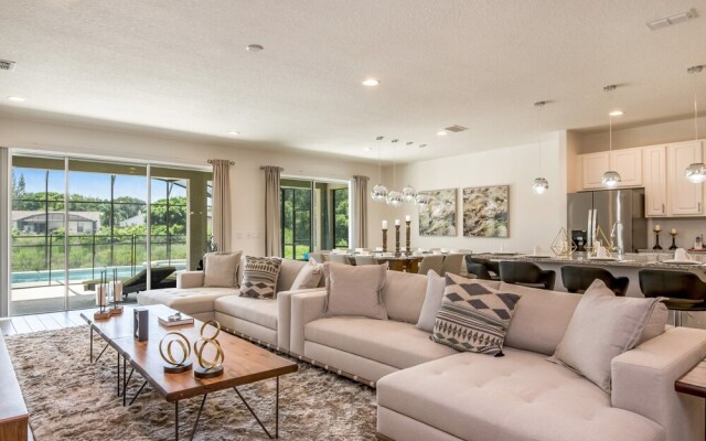 Solterra - 5212 Oakbourne Avenue