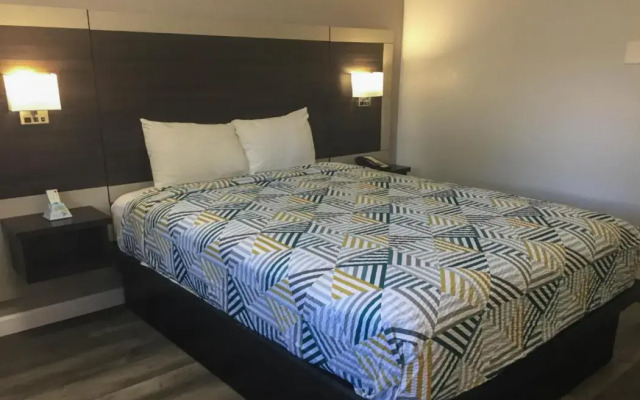 Motel 6 Burnsville, MN