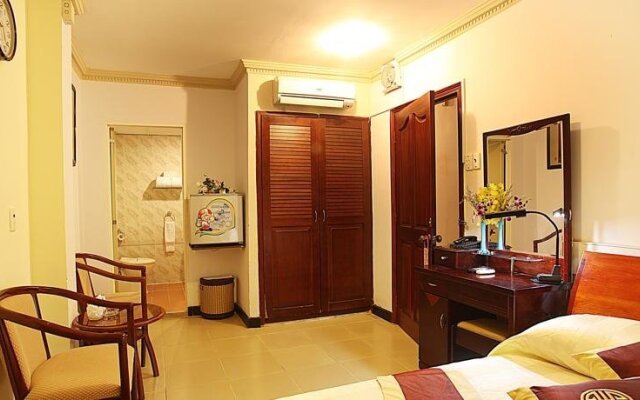 Boss Hotel 2