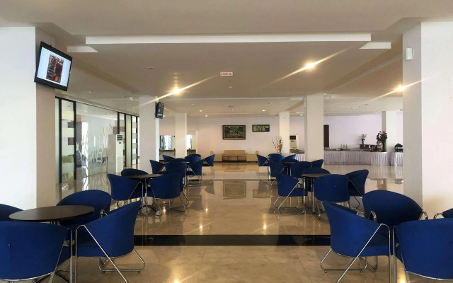 Kyriad Sadurengas Hotel
