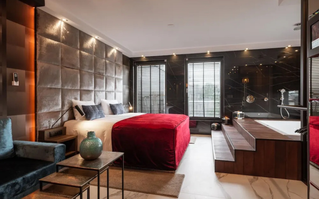 Art Suites Luxury Hotel