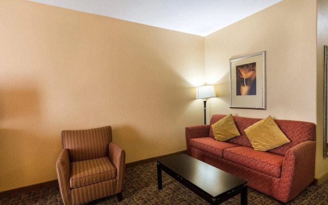 Spark by Hilton Pearland