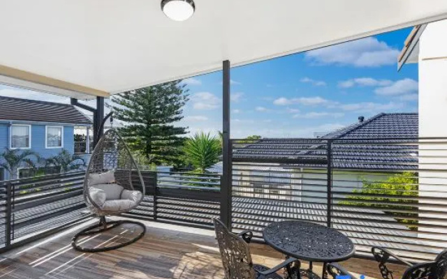 Luxury Coastal Living Masterpiece with Ocean Views – Outside – Sydney