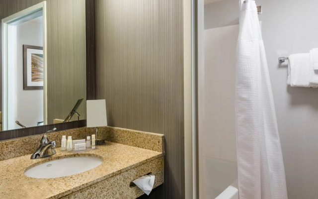 Courtyard By Marriott Danbury