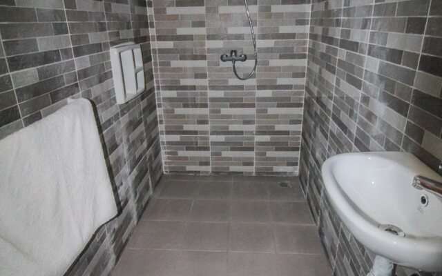 Riyuri Guest House
