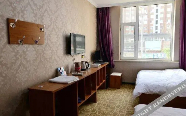 Yixin Business Hotel (Changchun Railway Station Heishui Road)