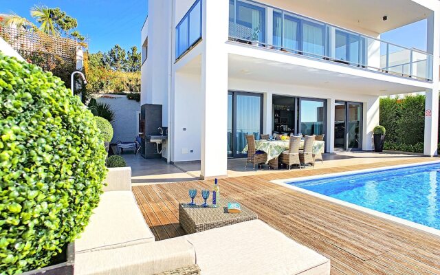 Villa Relaxing View by MHM