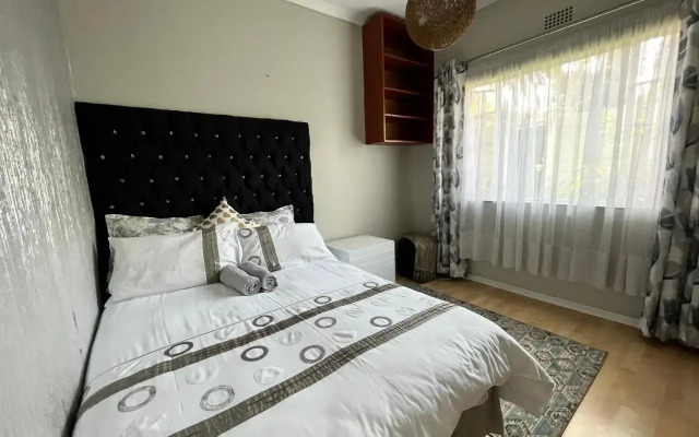 The Valley, tranquil 3 bedroom home with pool