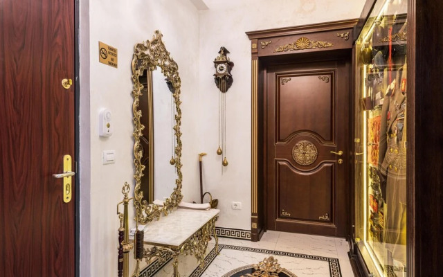 Ussr City Center Luxurious Apartment , Lives the Life of Soviet Generals