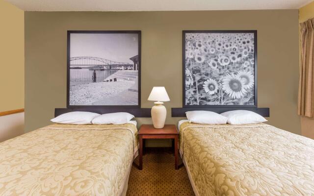 Super 8 By Wyndham Osage