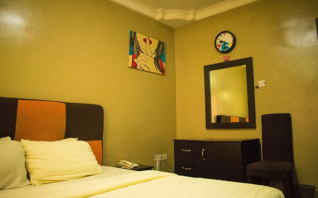 Adesuwa Royal Guest House Ketu