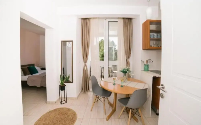 Room-comfort Apartment With Sea View & P