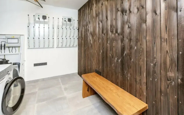Spacious Villa With Good Ambience