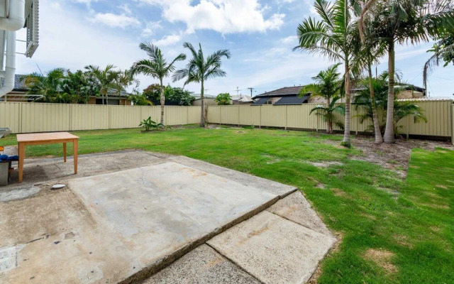 Escape to Bribie, Enjoy This dog Friendly Family Getaway!