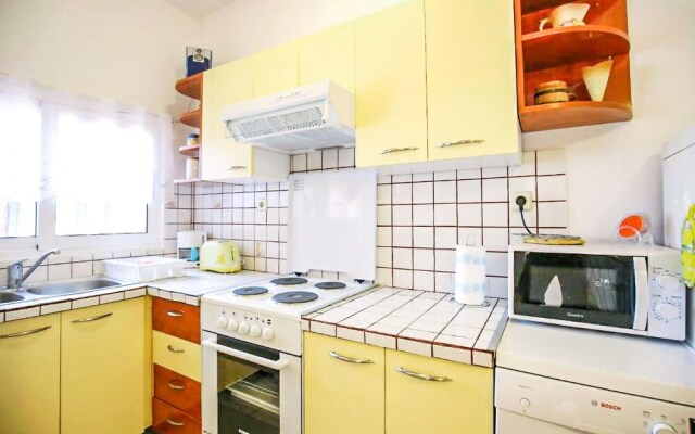 Amazing Apartment in Otok Ist With Wifi and 2 Bedrooms