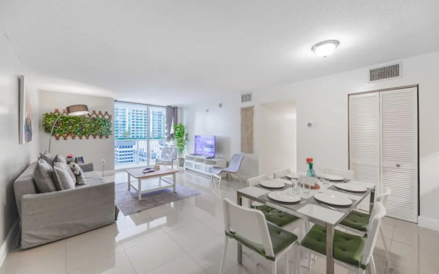 Wonderful 3BR Condo at Brickell