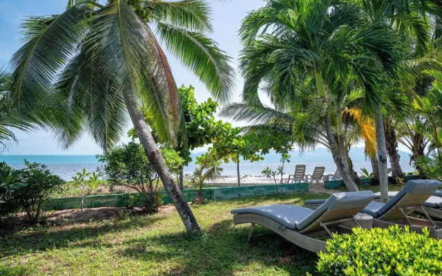 Tropical Beachfront 4 Bdr Villa - KBR24
