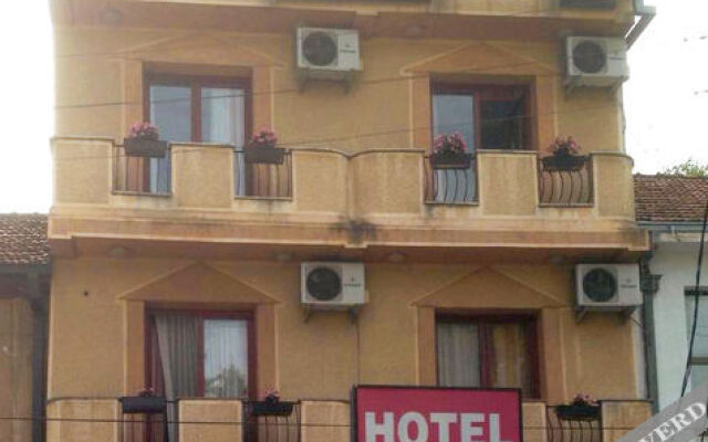 Ani Hotel