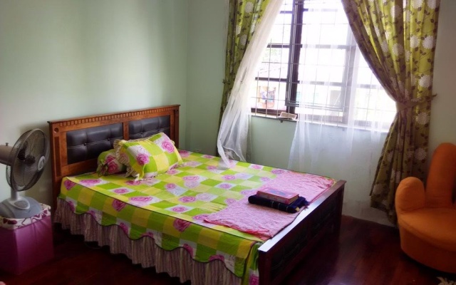 Sakura Gita Guesthouse – Guest Rooms – Kuching