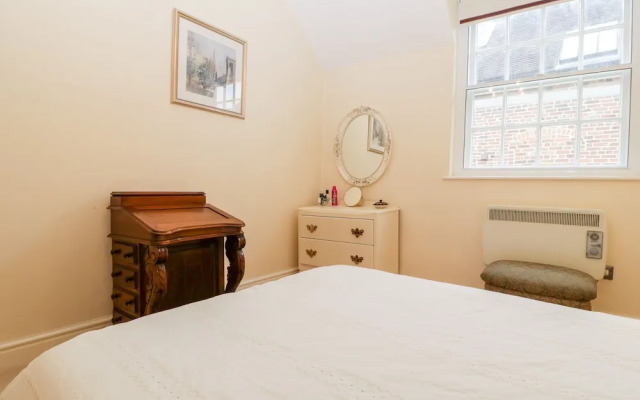 138d Old Star &amp; Garter Mews