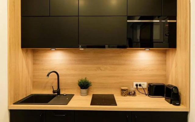 Glamour Dristor brand new Studio