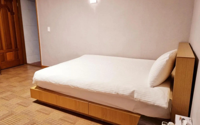 Hotel G