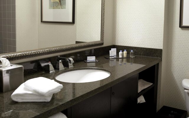 DoubleTree by Hilton Charlotte Airport