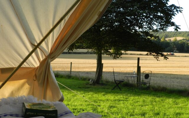 Cosy 5m Bell Tent Glamping in Rural Herefordshire