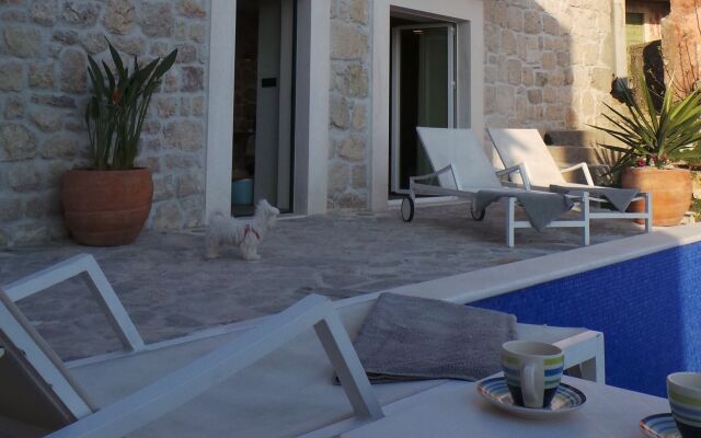 Holiday house Tanja - with pool : Tucepi, Riviera Makarska