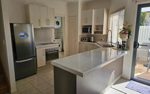 Koola Beach Apartments Bargara