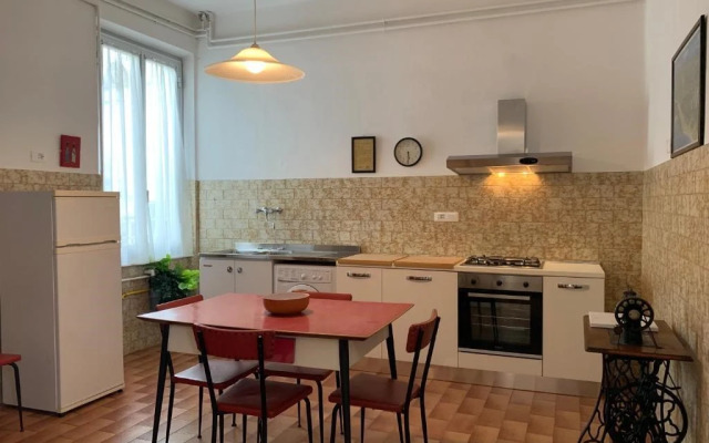 70's LA SPEZIA PENTHOUSE