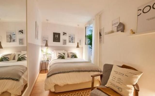 Lisbon Boutique Alfama with Patio 3