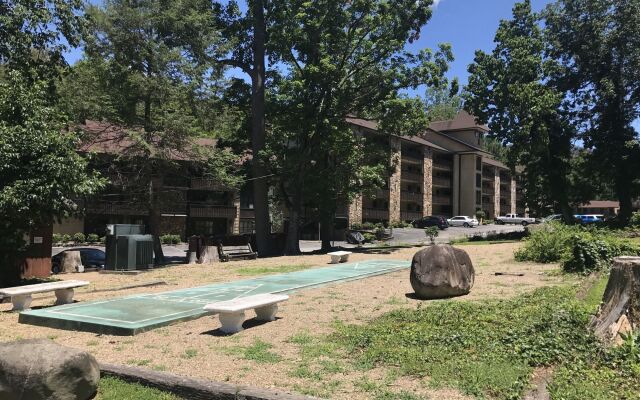 Brookside Lodge