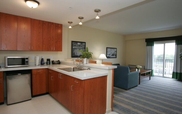 SEVEN Sebring Raceway Hotel