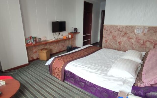 Tongxiang Holly Hotel