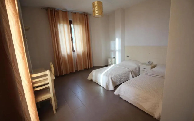 Piazza Hotel