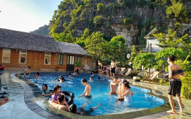 Tràng An Mountain House