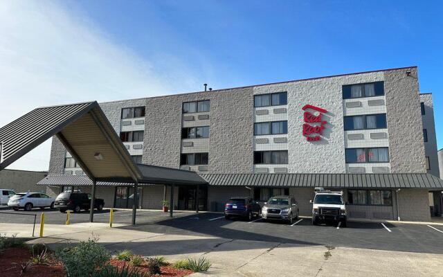 Red Roof Inn Charleston - Dunbar