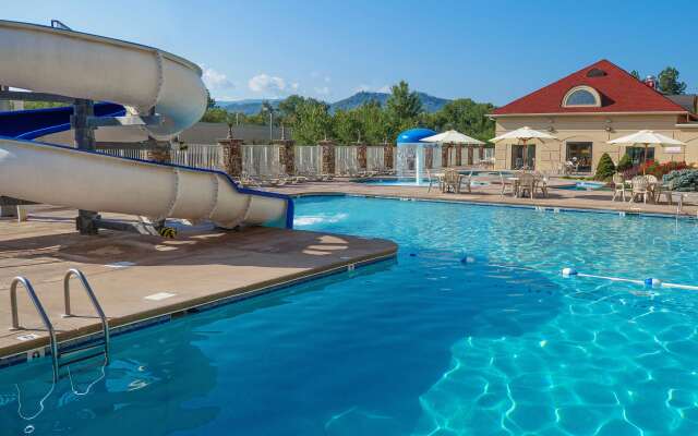 Music Road Resort Hotel and Inn